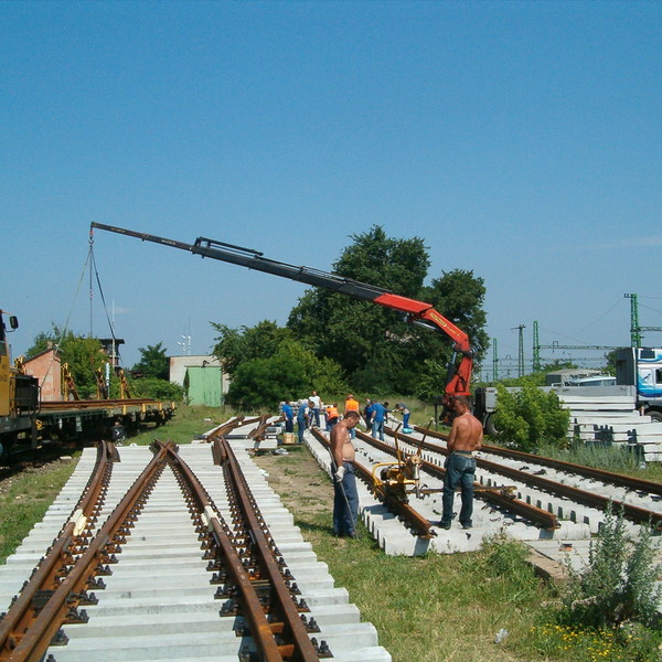 Vasúti sínek daruzása