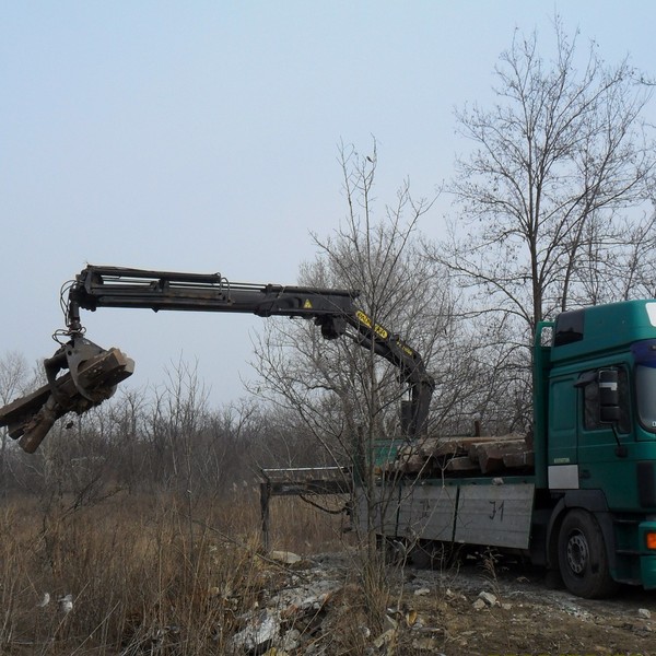 Rönkfogó kanállal használt aljak összegyűjtése